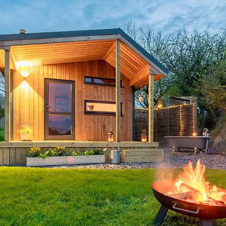 Luxury Glamping Cabin With Outdoor Bath On Cornish Flower Farm Труро Экстерьер фото