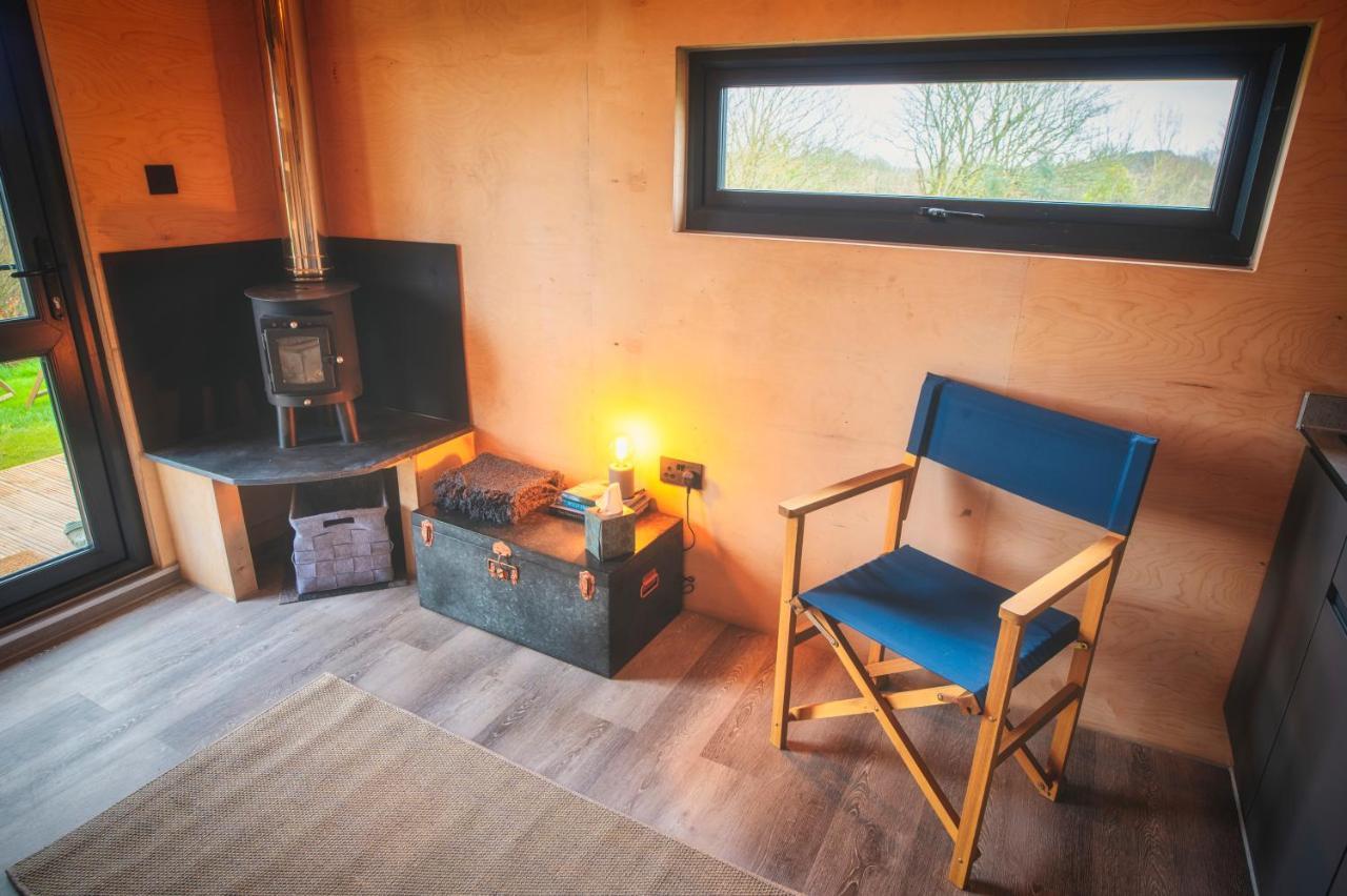 Luxury Glamping Cabin With Outdoor Bath On Cornish Flower Farm Труро Экстерьер фото