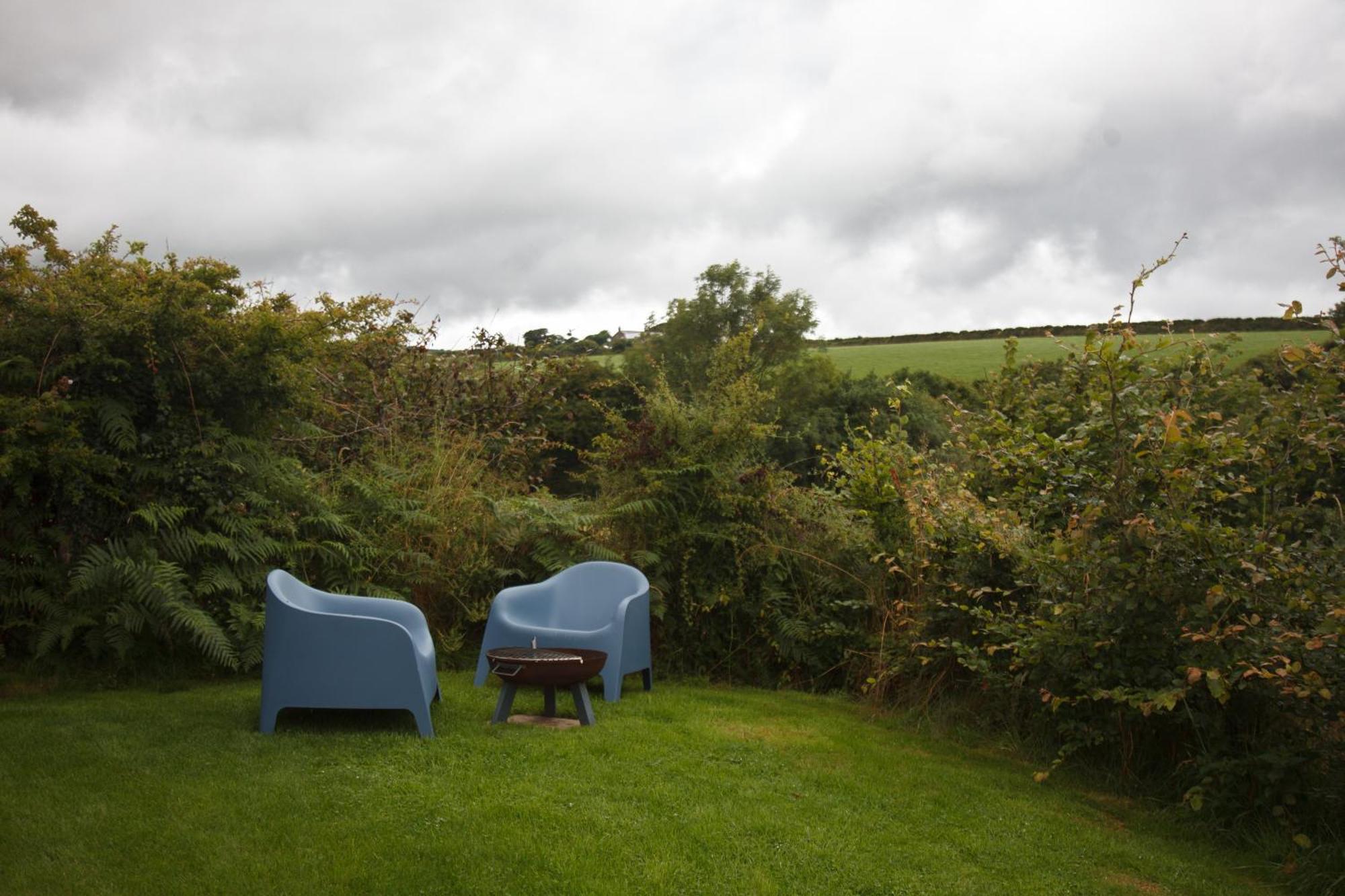 Luxury Glamping Cabin With Outdoor Bath On Cornish Flower Farm Труро Экстерьер фото