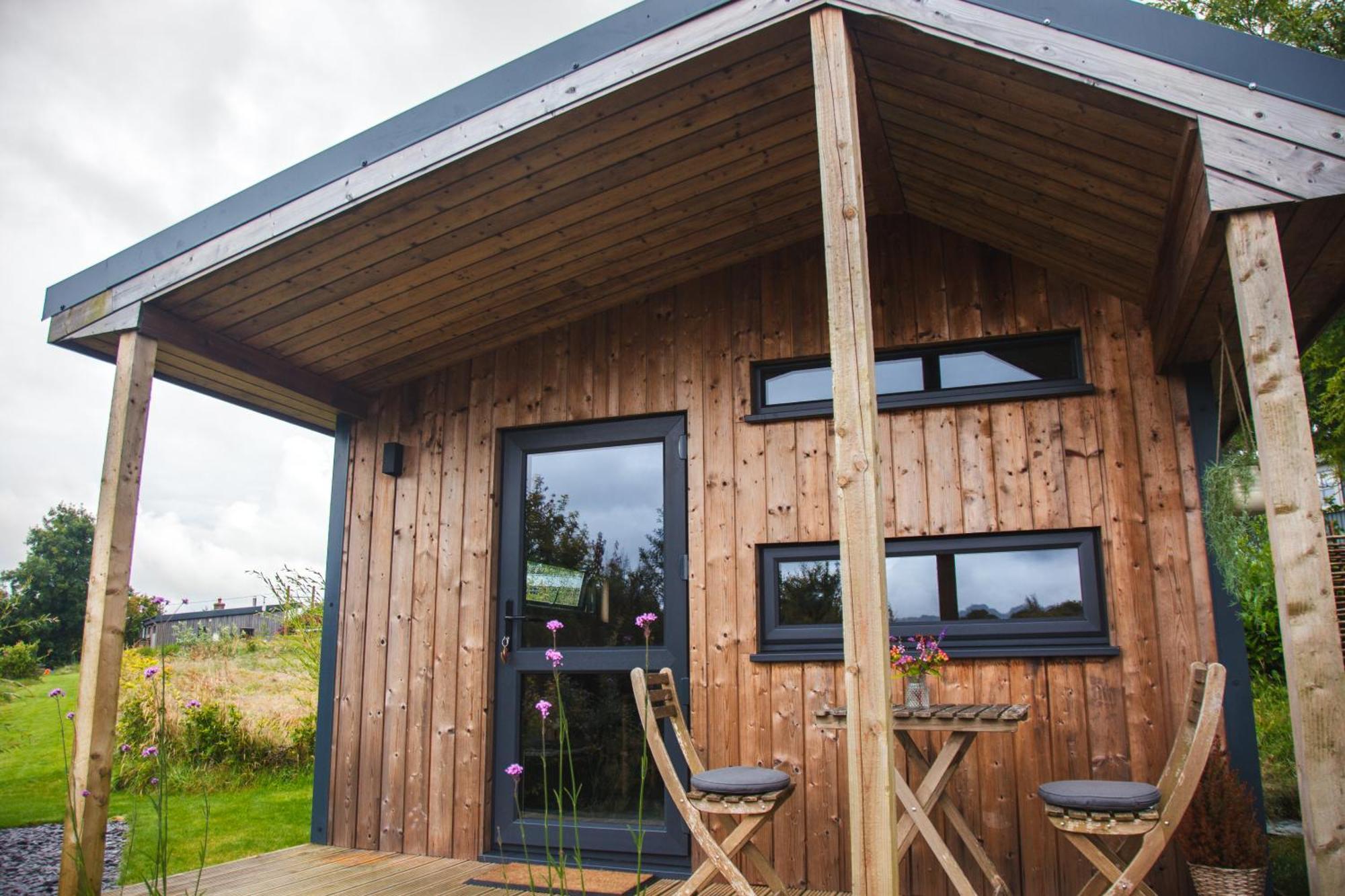 Luxury Glamping Cabin With Outdoor Bath On Cornish Flower Farm Труро Экстерьер фото