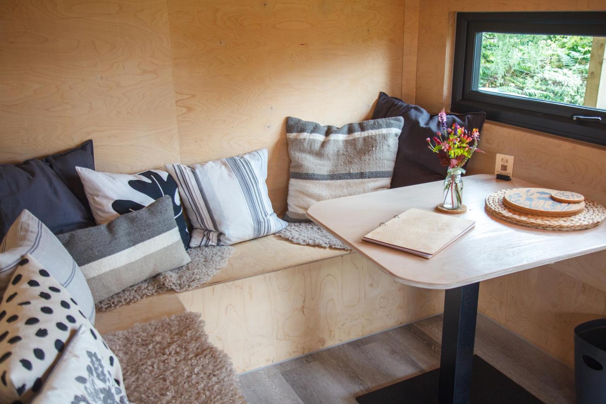 Luxury Glamping Cabin With Outdoor Bath On Cornish Flower Farm Труро Экстерьер фото