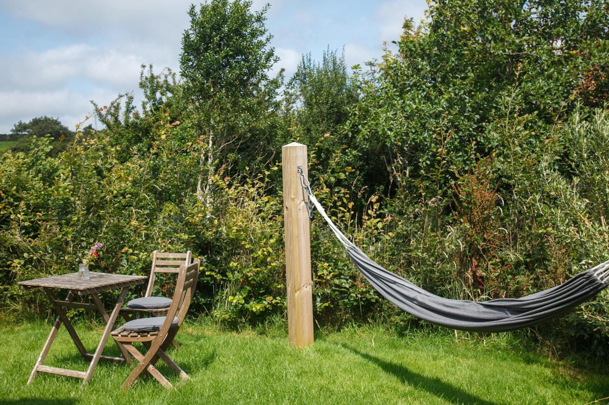 Luxury Glamping Cabin With Outdoor Bath On Cornish Flower Farm Труро Экстерьер фото